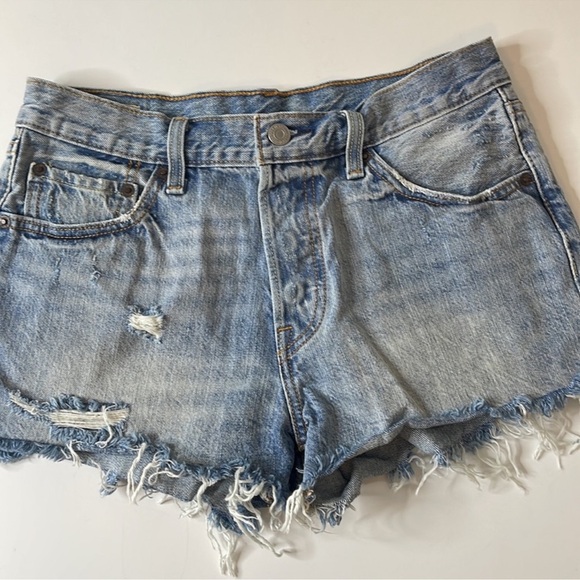 Levi’s 501 Premium Denim Jean Shorts Medium Wash 28 - Picture 1 of 16